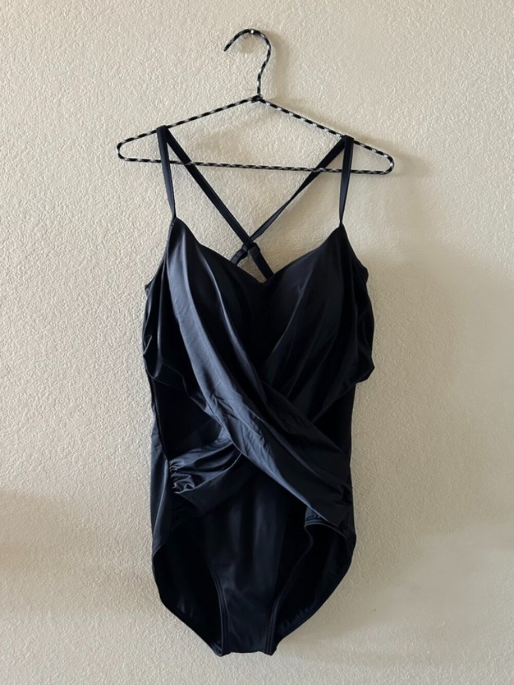 NEW Dreamsuit by Miracle Brands Slimming Control Wrap One Piece Swimsuit Size 14